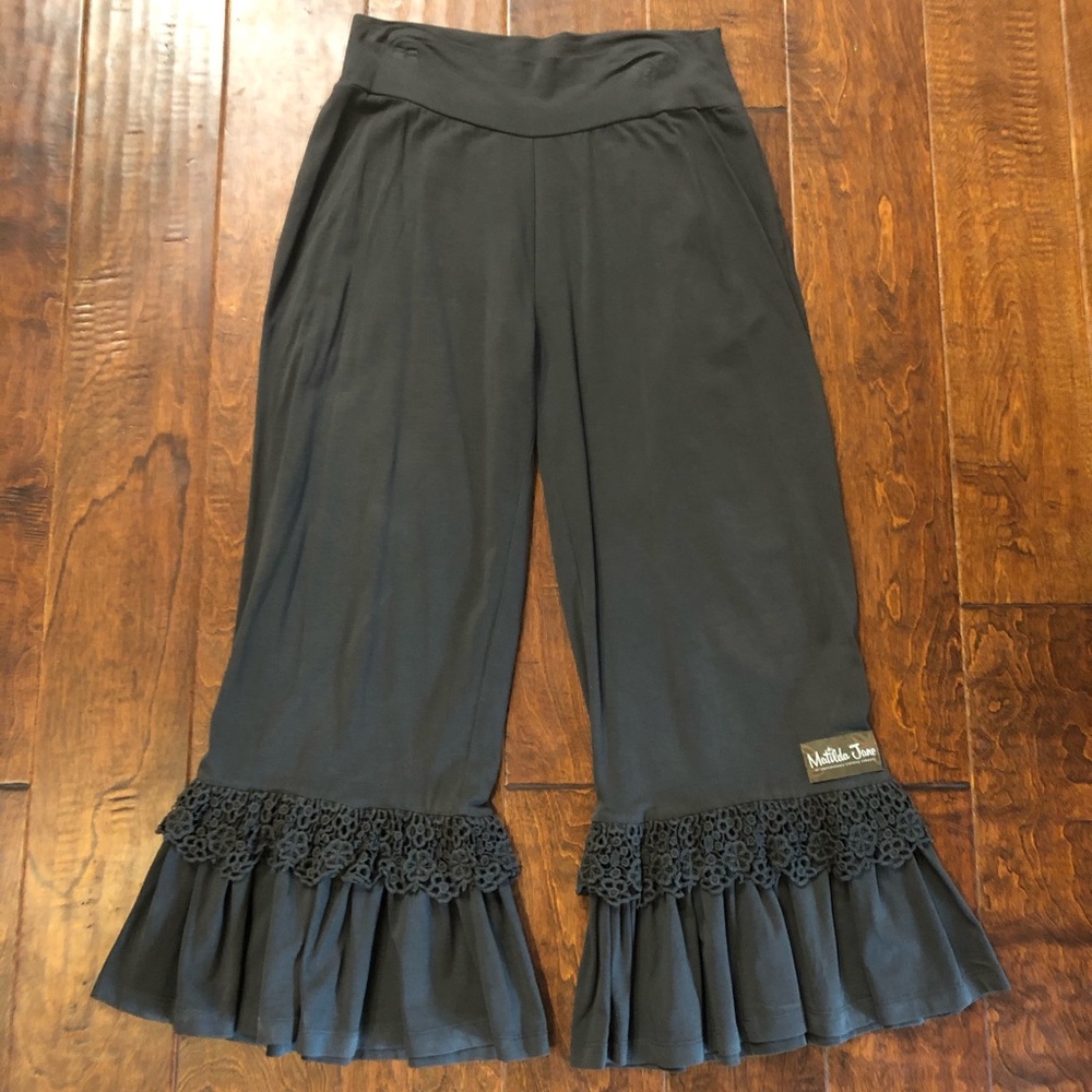 Matilda Jane Women’s Charcoal Gray Big Ruffle Pant